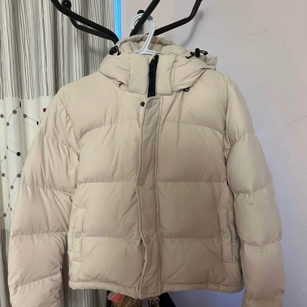aritzia cream super puff shorty